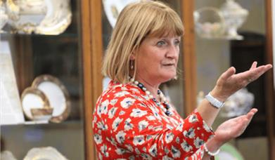 Gymslips and Chalkboards'Recall and Relive with Kath Reynolds