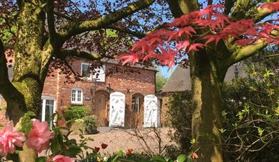 Hilltop Farm Barns - Horseshoe Cottage exterior