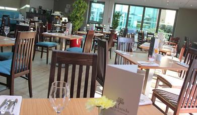 Parklands restaurant in Drayton Manor Hotel