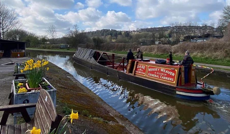 Dane Narrowboat Tours – Middleport & Etruria Toby Carvery