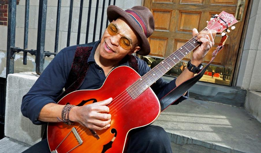 Guy Davis (blues)