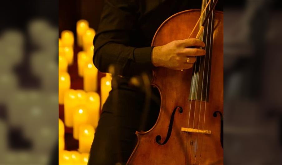 Candlelight: Christmas Classics