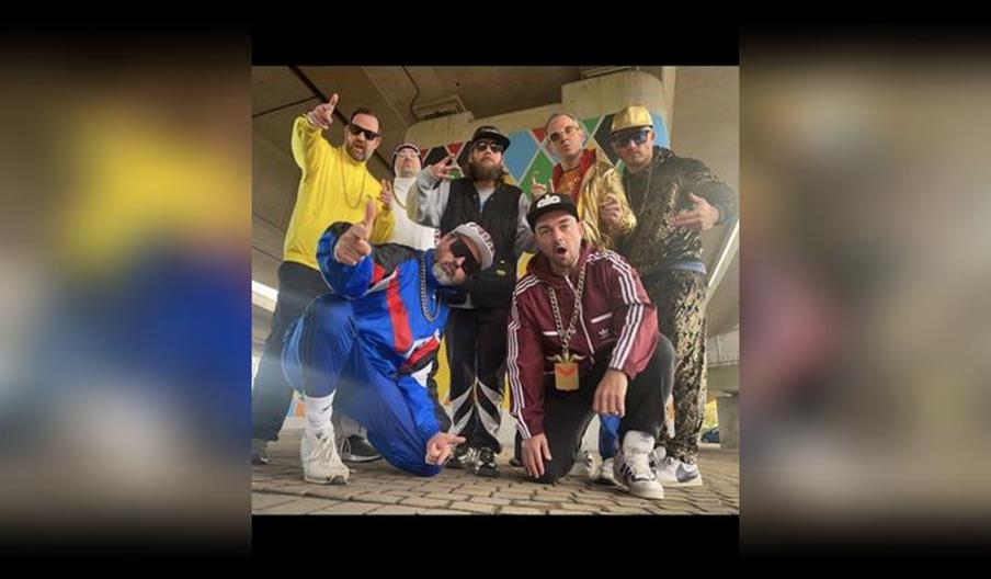 Goldie Lookin' Chain