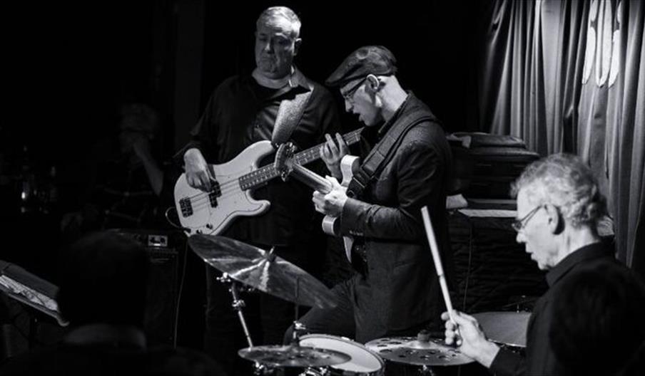The Pete Roth Trio Featuring Bill Bruford