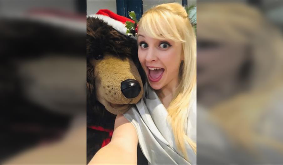 Holly Jolly Christmas'- with Kath and Holly Reynolds