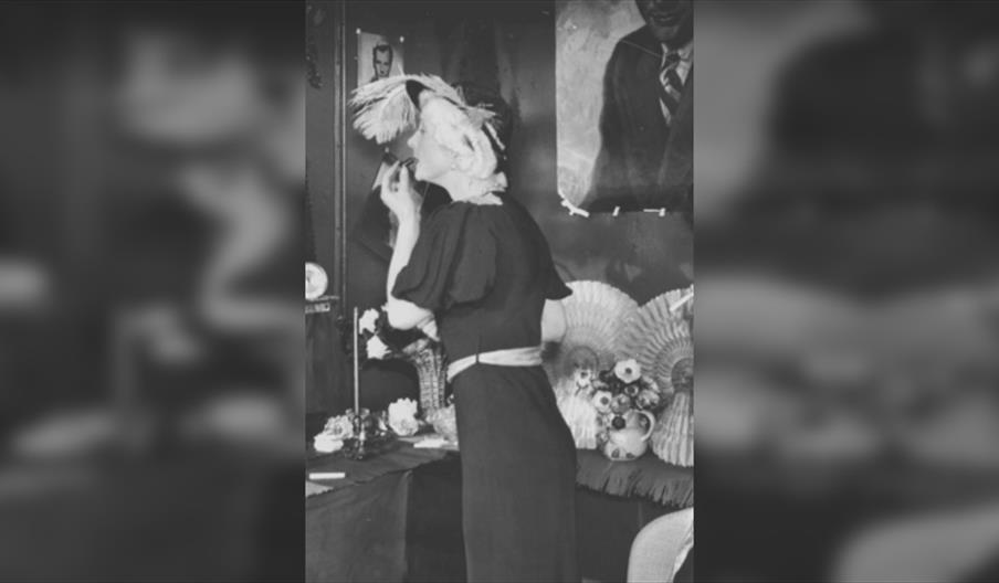 All Dressed up for a Saturday Night Out'Recall and Relive with Kath Reynolds