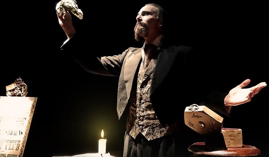 A CHRISTMAS CAROL THEATRE PERFORMANCE