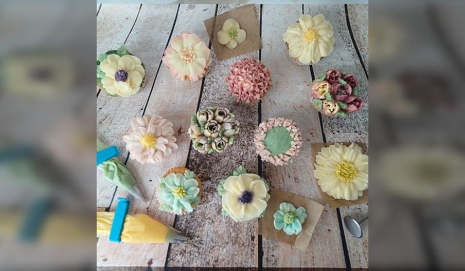 NEW: Piped Flower Class - (Afternoon)