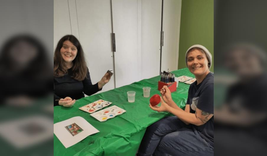 Holiday Fun: rock friend, badge and zine making