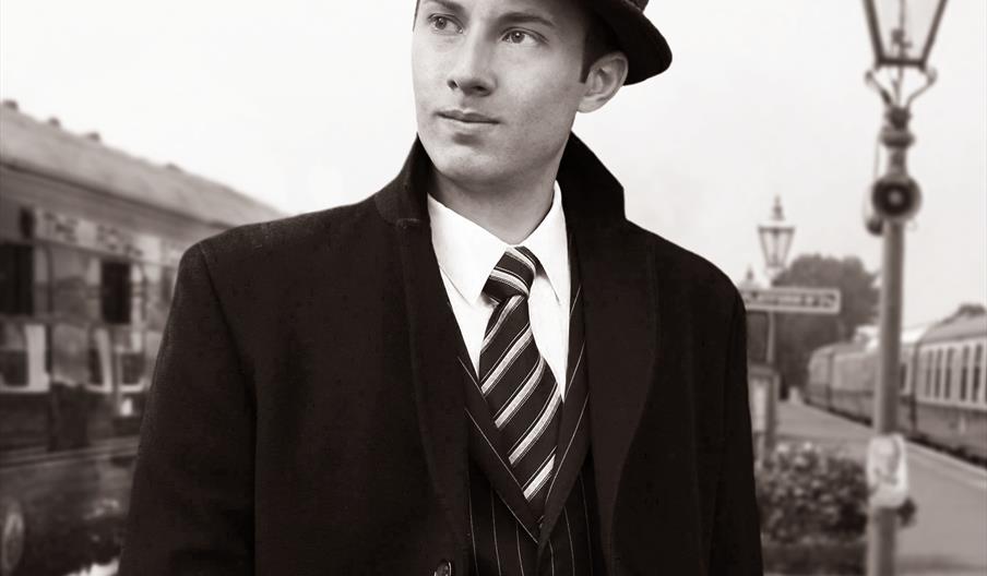Tom Heyes Singer photographsq