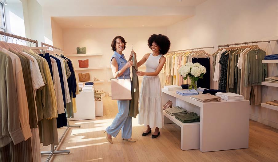 2 women shopping