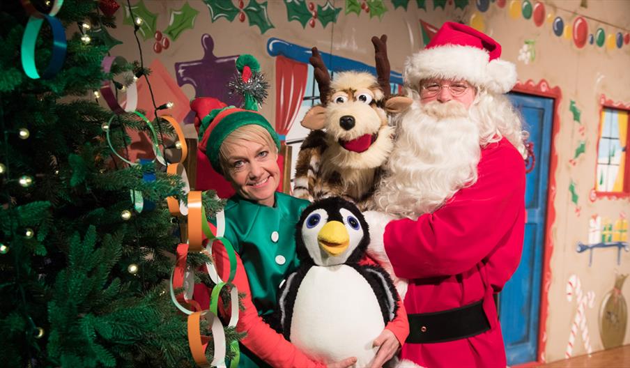 Santa Saves Christmas