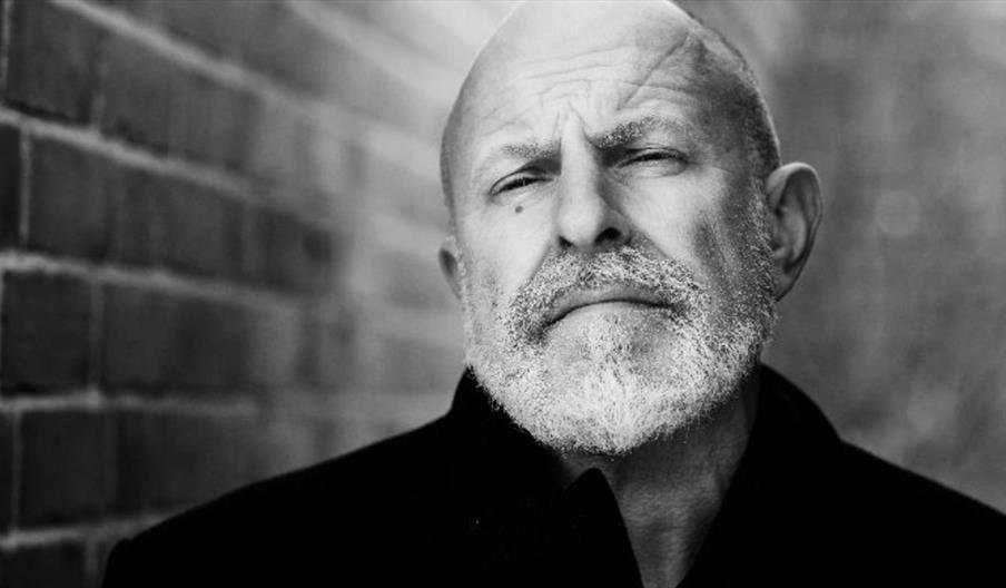 image of Simon Evans