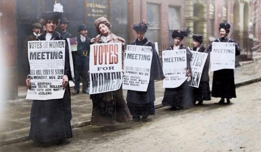 Suffragettes - Historical Storytellers