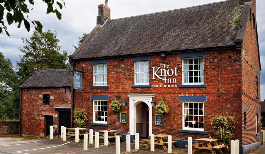 The Knot Inn