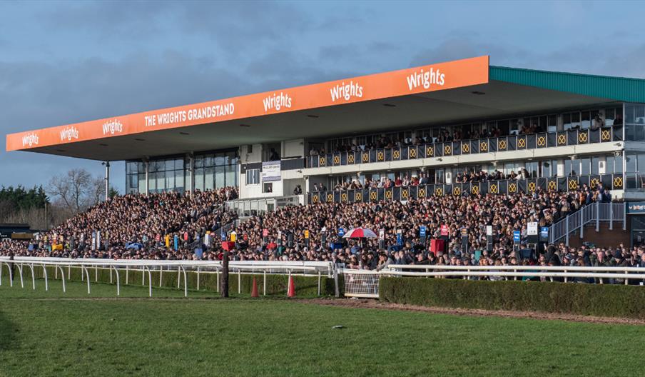 The 61 Deep Pale Ale Staffordshire Plate Raceday