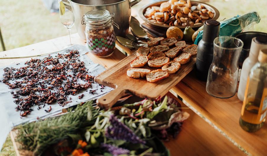 Spring: Head Gardener Talk & Tastings