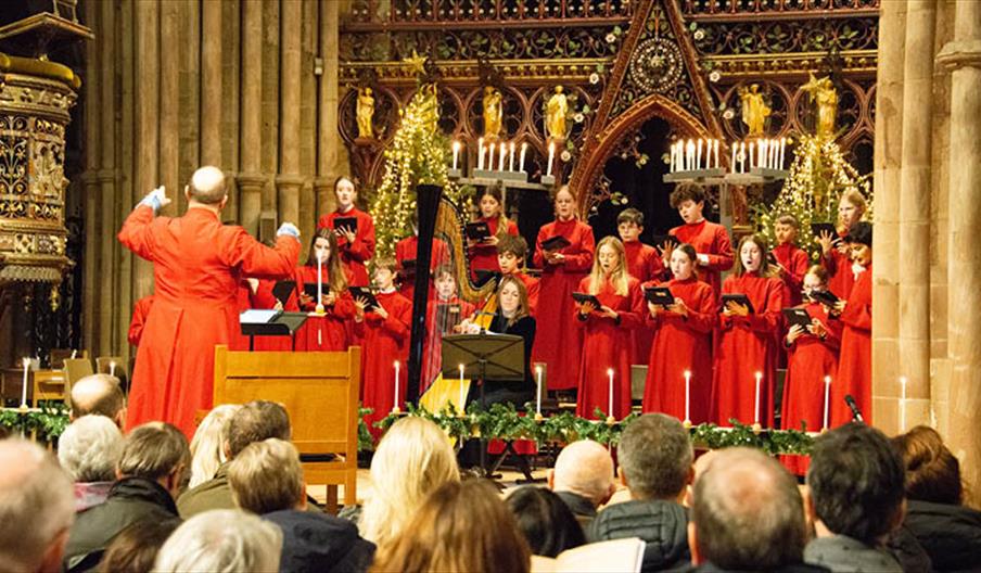 Lichfield Cathedral Choir: Christmas by Candlelight