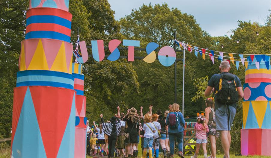 Families arrive at the Just So Festival