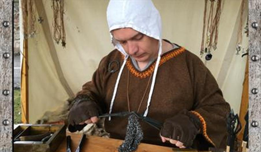 A demonstration of maille-making in process
