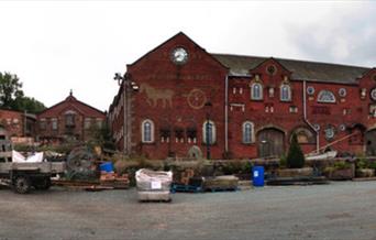 Les Oakes & Sons Architectural Reclamation Yard