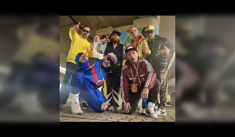 Goldie Lookin' Chain Goldie Lookin' Chain